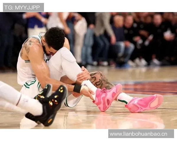 布伦森39+12塔图姆末节伤退 尼克斯逆转绿军夺赛点