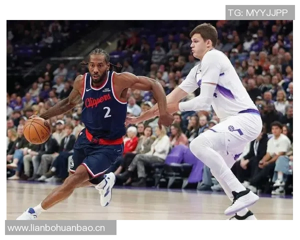 快船连续三个传球失误！贝利奔袭全场单臂滑翔劈扣拿下首分