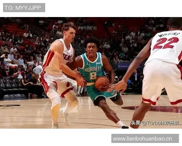 热火记者：哈克斯左脚踝扭伤 球队将在明天决定他的状态