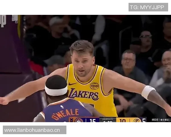 里夫斯缺席，半场詹姆斯15分、东契奇17分，湖人半场62-62太阳！